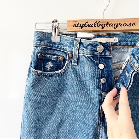 NWT Levi’s Wedgie Icon Straight Jeans in Athens Hera - Picture 4 of 14